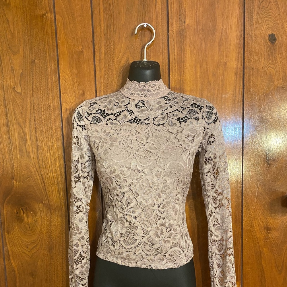 Long sleeve lace top